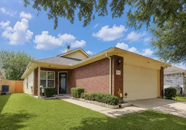 1st image of 12922 Regal Oaks Bend Ln, Houston, TX 77047 | MLS# 55322122