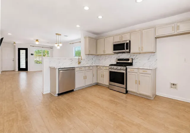 5th image of 12922 Regal Oaks Bend Ln, Houston, TX 77047 | MLS# 55322122