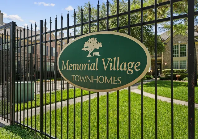 1st image of 11846 Barryknoll Ln #5, Houston, TX 77024 | MLS# 19234671