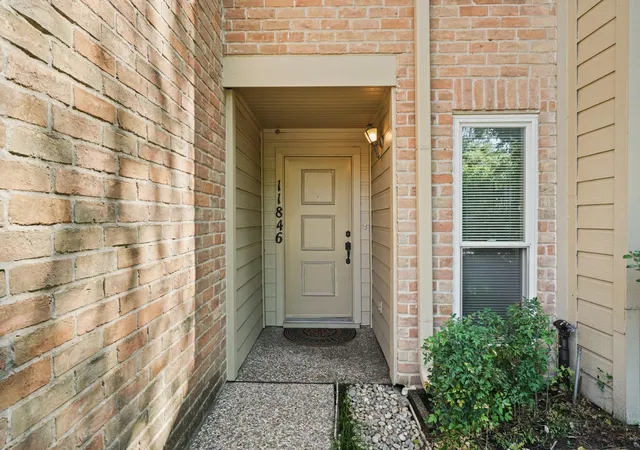 2nd image of 11846 Barryknoll Ln #5, Houston, TX 77024 | MLS# 19234671