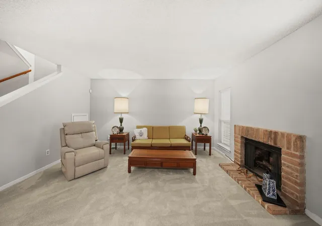 3rd image of 11846 Barryknoll Ln #5, Houston, TX 77024 | MLS# 19234671