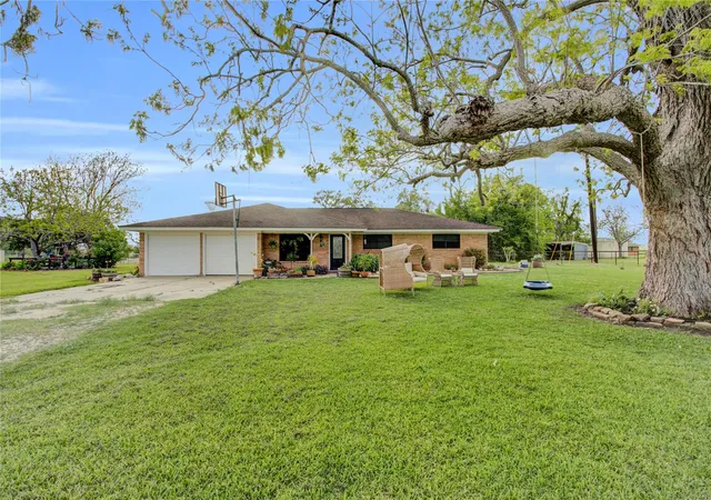 Photo 3 of Single family home for sale at 112 County Rd 152, Bay City, TX 77414 | MLS# 97024211 | Listing updated on 2026-09-19