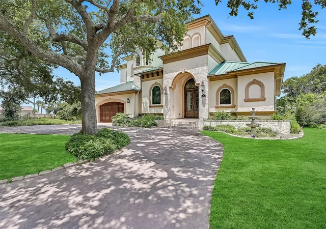 Photo 1 of Single family home for sale at 1301 Harbor View Dr, Galveston, TX 77550 | MLS# 96851114 | Listing updated on 2026-08-24