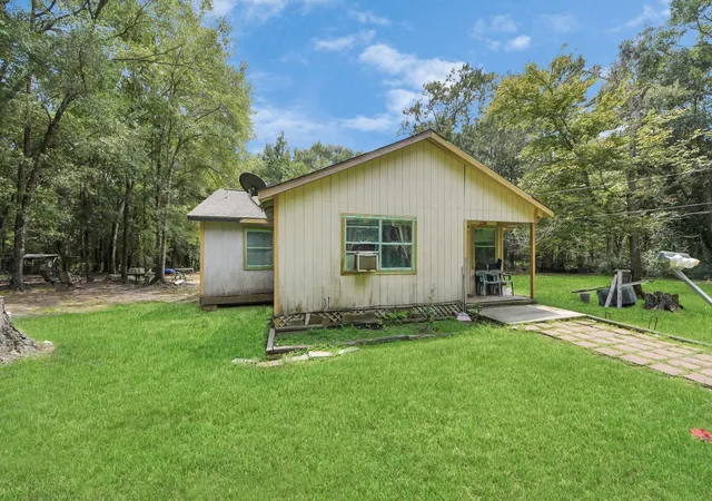 Photo 2 of Single family home for sale at 121 Elendor Dr, Cleveland, TX 77328 | MLS# 74805634 | Listing updated on 2026-07-06