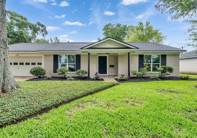 Homes for sale in La Porte, TX | 10315 Winding Trail Rd, La Porte, TX 77571 | MLS# 35348530