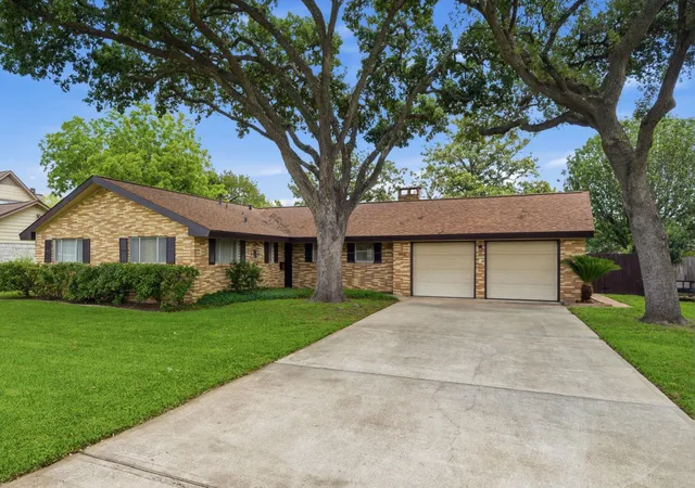 39th image of 302 Village Dr, Sugar Land, TX 77498 | MLS# 7380765