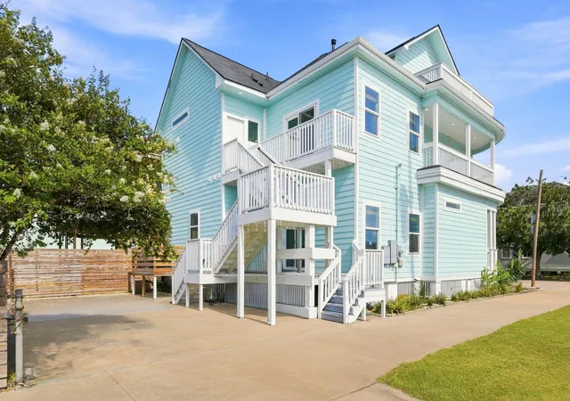 Photo 3 of Single family home for sale at 2326 Bernardo De Galvez, Galveston, TX 77550 | MLS# 73405915 | Listing updated on 2026-09-20