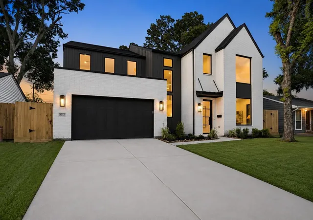 1st image of 1212 Candlelight Ln, Houston, TX 77018 | MLS# 74581370