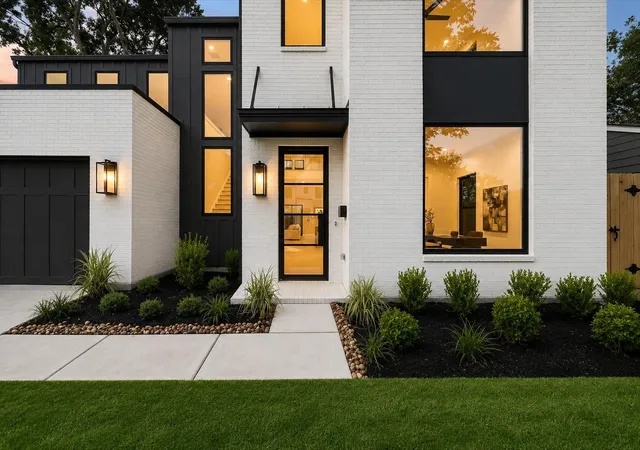 3rd image of 1212 Candlelight Ln, Houston, TX 77018 | MLS# 74581370