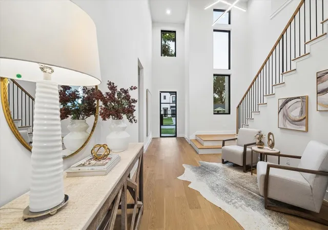 4th image of 1212 Candlelight Ln, Houston, TX 77018 | MLS# 74581370