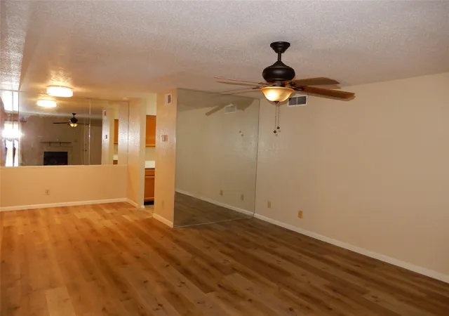 4th image of 9797 Leawood Blvd #902, Houston, TX 77099 | MLS# 81333015