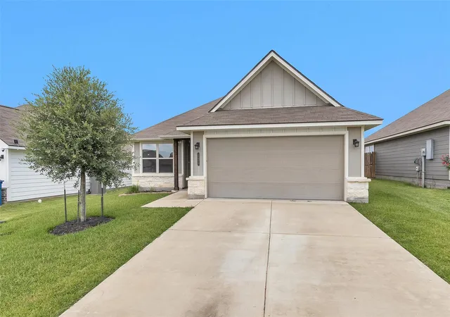 Homes for sale in Navasota, TX | 121 Dove Landing Ct, Navasota, TX 77868 | MLS# 80865276