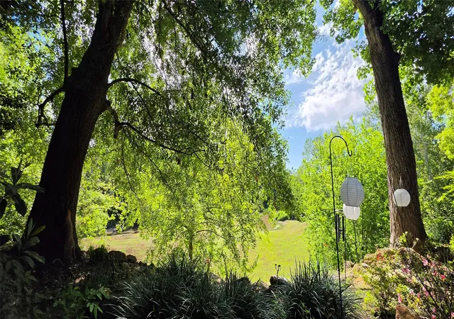 3rd image of 15 Hudson Cir, Houston, TX 77024 | MLS# 79852821