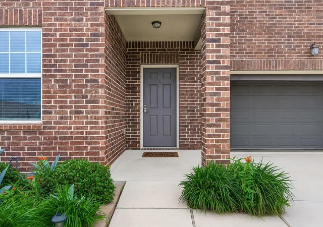 Photo 3 of Single family home for sale at 4602 Highland Crst Dr, Richmond, TX 77469 | MLS# 37231205 | Listing updated on 2026-09-24