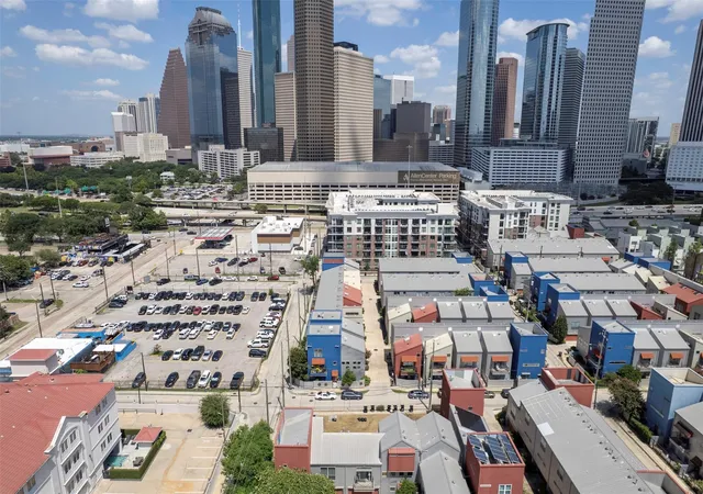 Photo 3 of Single family home for sale at 1110 Arthur St #A, Houston, TX 77019 | MLS# 57907391 | Listing updated on 2026-09-09