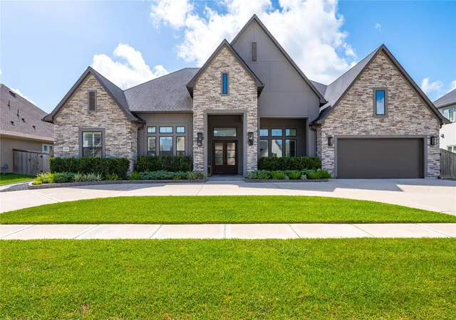 Homes for sale in Friendswood, TX | 2005 Yellowstone Trl, Friendswood, TX 77546 | MLS# 94704416
