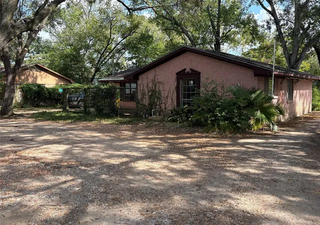 2nd image of 1636 Crestdale Dr, Houston, TX 77080 | MLS# 87528507
