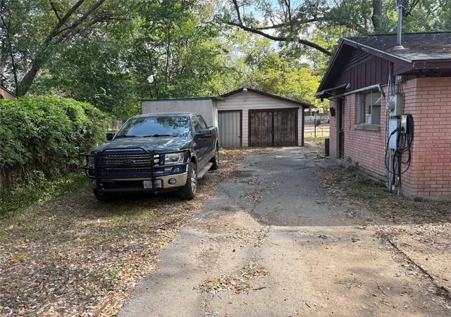 Photo 3 of Land for sale at 1636 Crestdale Dr, Houston, TX 77080 | MLS# 87528507 | Listing updated on 2026-06-16