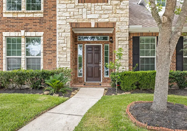Photo 3 of Single family home for sale at 2503 Cambria Ct, League City, TX 77573 | MLS# 60847029 | Listing updated on 2026-06-22
