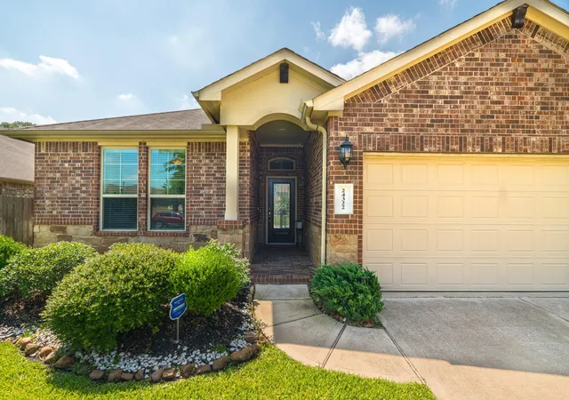 Photo 2 of Single family home for sale at 24322 S Newcastle Bay Trl, Spring, TX 77389 | MLS# 66899597 | Listing updated on 2026-08-27