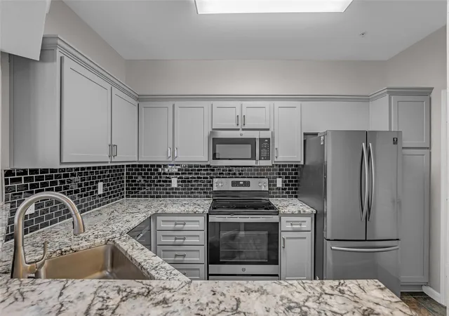 Photo 2 of Condo for sale at 1330 Old Spanish Trl #1305, Houston, TX 77054 | MLS# 5220961 | Listing updated on 2026-09-17