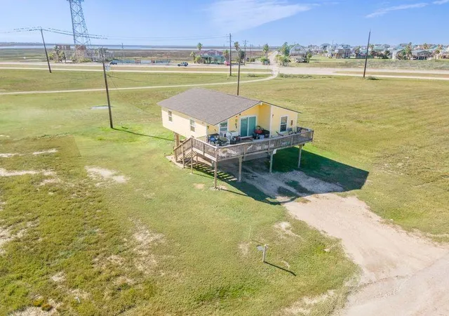 Photo 4 of Single family home for sale at 13219 Buccaneer Pkwy, Freeport, TX 77541 | MLS# 9056717 | Listing updated on 2026-01-18