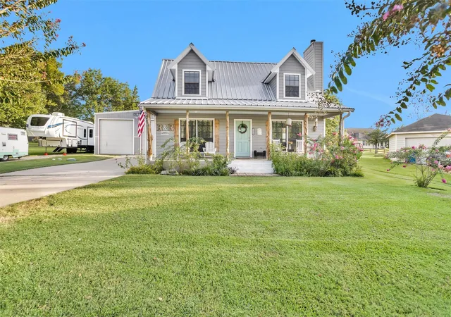 2nd image of 12310 Lakeview Manor Dr, Willis, TX 77318 | MLS# 97150467