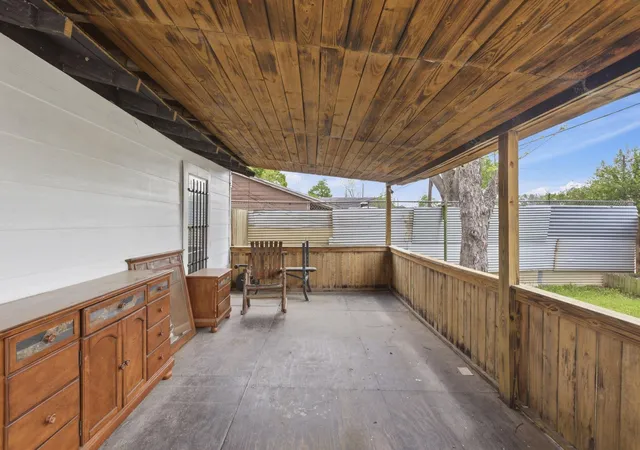 Photo 3 of Single family home for sale at 2423 Chamberlain St, Houston, TX 77093 | MLS# 72462582 | Listing updated on 2026-09-03