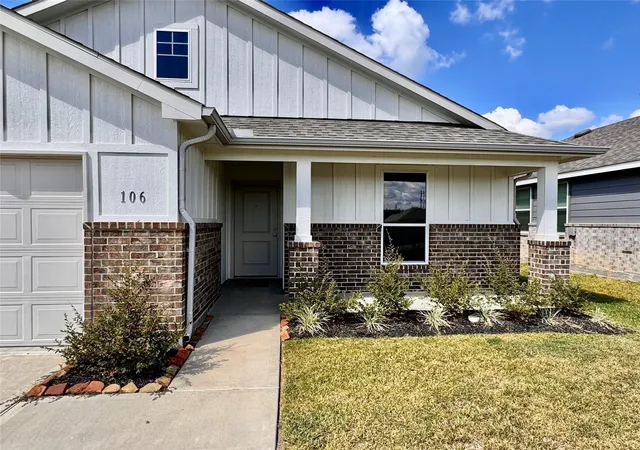 Photo 2 of Single family home for sale at 106 County Rd 51030, Cleveland, TX 77327 | MLS# 76629056 | Listing updated on 2026-07-08