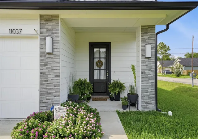 Photo 3 of Single family home for sale at 11037 Bois D Arc St, La Porte, TX 77571 | MLS# 17993620 | Listing updated on 2026-08-27