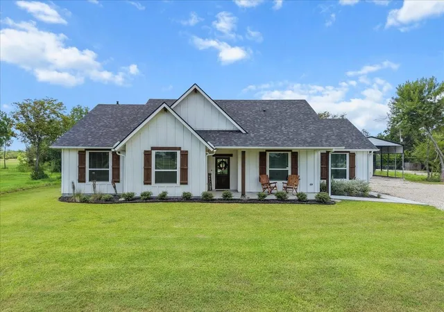 Photo 2 of Single family home for sale at 12806 Vacek Rd, Santa Fe, TX 77517 | MLS# 24527659 | Listing updated on 2026-08-28