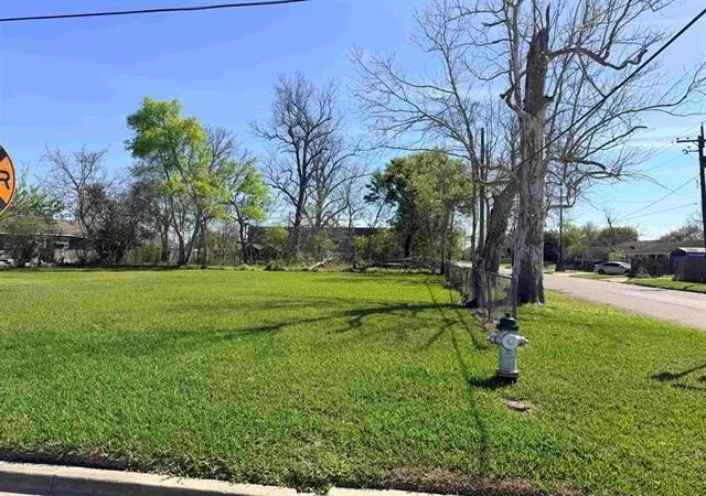 Photo 1 of Land for sale at 2485 Franklin St, Beaumont, TX 77701 | MLS# 89748172 | Listing updated on 2026-05-14