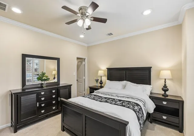 Photo 4 of Sale Pending at 4220 Walnut Bnd Dr, Friendswood, TX 77546 | MLS# 44666571 | Listing updated on 2026-09-15