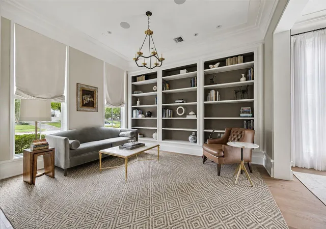 5th image of 2240 Del Monte Dr, Houston, TX 77019 | MLS# 53691905