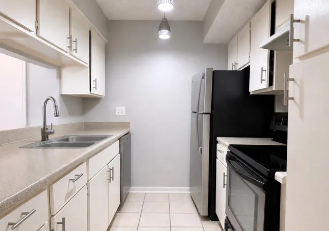Photo 4 of Condo for sale at 10110 Forum W Dr #333, Houston, TX 77036 | MLS# 923073 | Listing updated on 2026-09-25