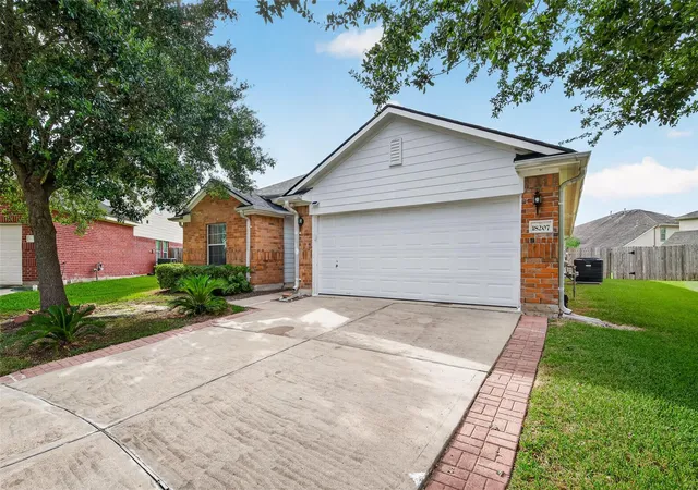 3rd image of 18207 Eton Ridge Ct, Richmond, TX 77407 | MLS# 20423480