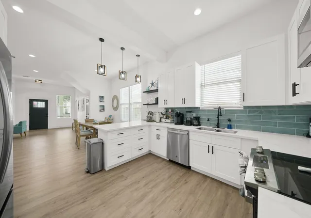 3rd image of 3124 Bernardo De Galvez Ave, Galveston, TX 77550 | MLS# 84388921