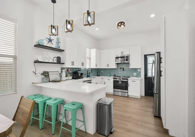 4th image of 3124 Bernardo De Galvez Ave, Galveston, TX 77550 | MLS# 84388921