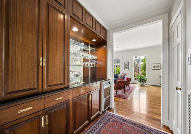 Photo 4 of Sale Pending at 4435 Yoakum Blvd, Houston, TX 77006 | MLS# 48307468 | Listing updated on 2026-09-04