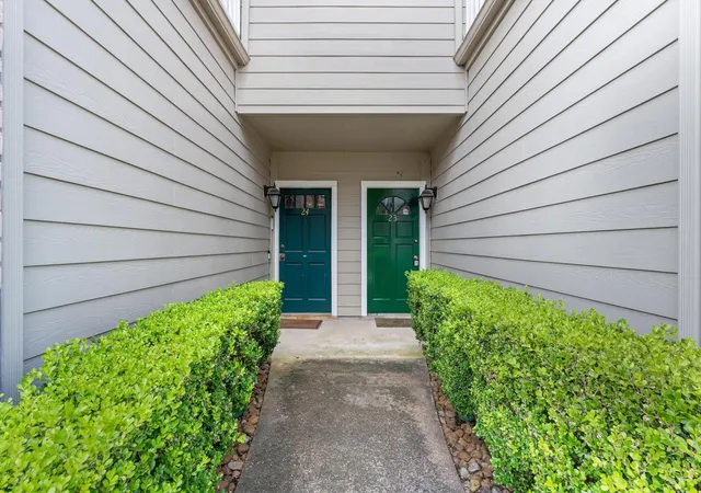 4th image of 2220 Bering Dr, Houston, TX 77057