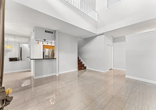 5th image of 2220 Bering Dr, Houston, TX 77057