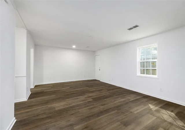 3rd image of 9322 Nyssa St, Houston, TX 77078 | MLS# 54622703