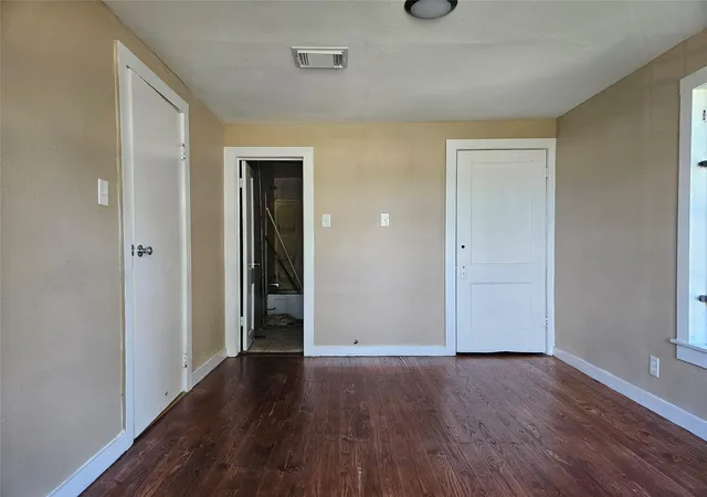 Photo 3 of Single family home for sale at 6215 Lavender St, Houston, TX 77026 | MLS# 61682637 | Listing updated on 2026-03-10