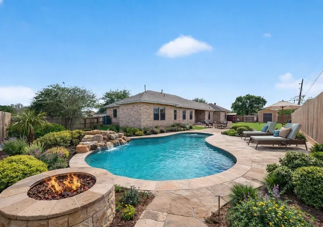 Homes for sale in Arcola, TX | 319 Pinedale Ave, Arcola, TX 77583 | MLS# 39206953