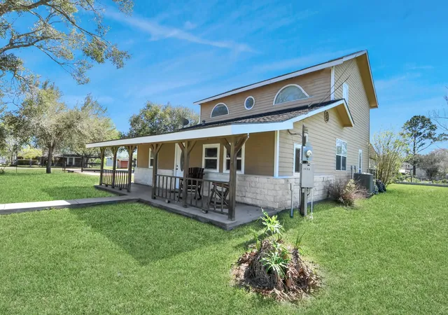 2nd image of 5420 August St, Alvin, TX 77511 | MLS# 54374459
