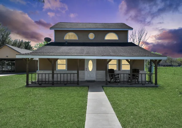 Photo 3 of Single family home for sale at 5420 August St, Alvin, TX 77511 | MLS# 54374459 | Listing updated on 2026-08-24