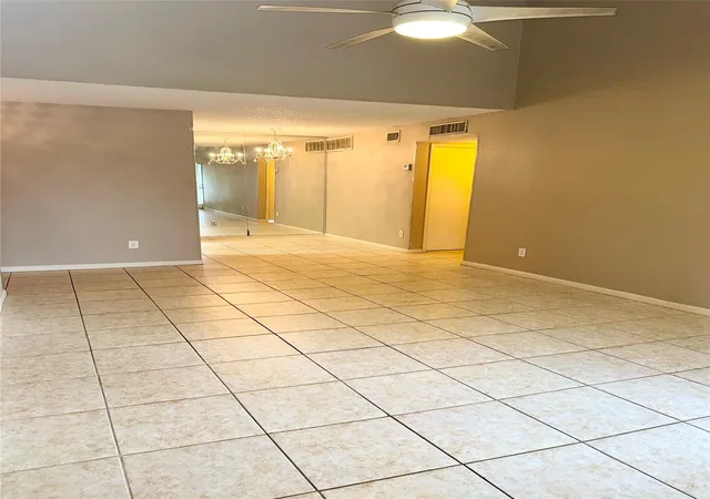5th image of 10051 Westpark Dr #256, Houston, TX 77042 | MLS# 83227773