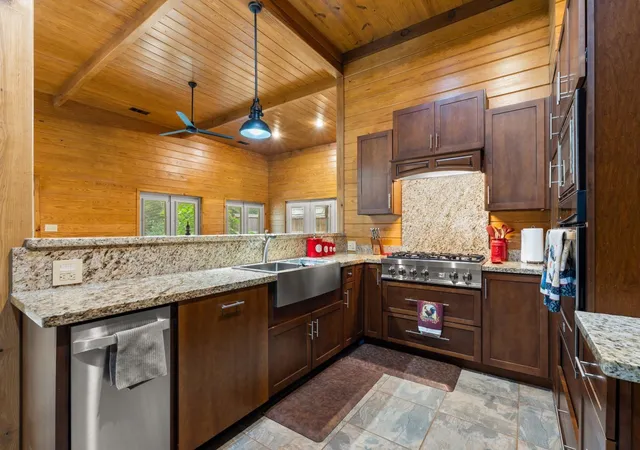 3rd image of 451 W Main Dr, Shepherd, TX 77371 | MLS# 26352027