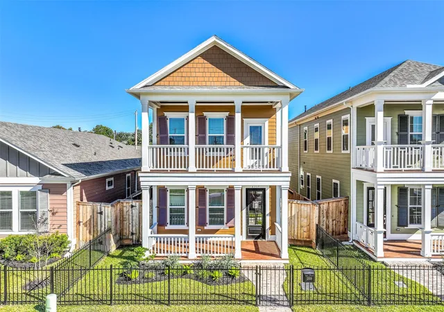 1st image of 2519 S Houston Ave, Pearland, TX 77581 | MLS# 75803540