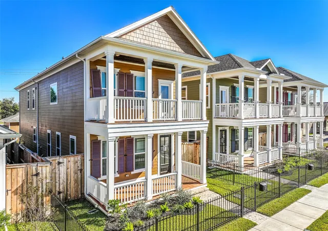 2nd image of 2519 S Houston Ave, Pearland, TX 77581 | MLS# 75803540